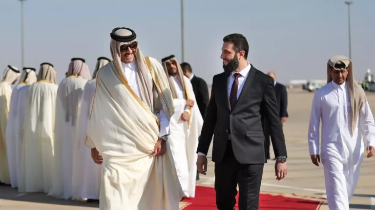 katar-emiri-suriyeyi-ziyaret-eden-ilk-lider-oldu-avVgtQtf.jpg