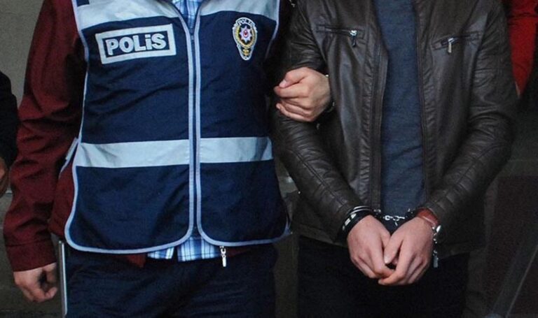 15-yil-kesinlesmis-hapis-cezasi-ile-araniyordu-firari-hukumlu-samsunda-yakalandi-F1iHvEwc.jpg