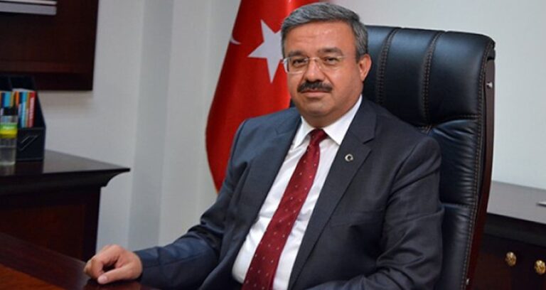 akpli-vekil-ile-baskan-trafik-kazasinda-yaralandi-llvElqJK.jpg