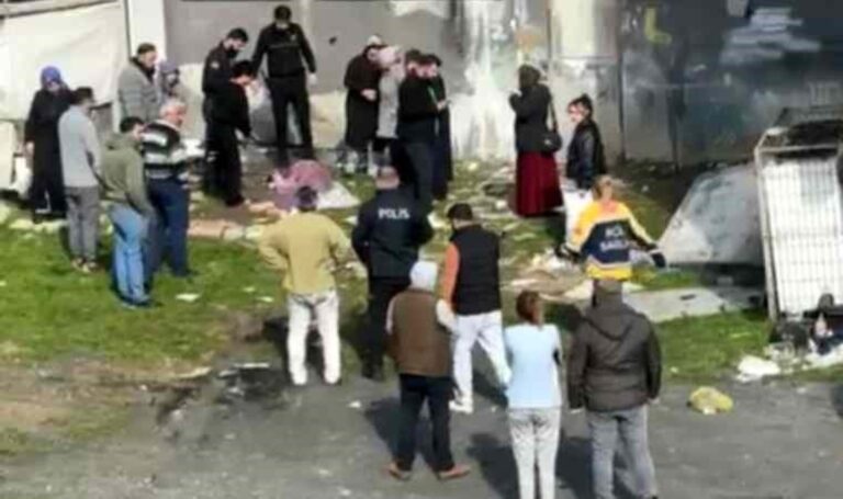 avcilarda-evinin-camlarini-silerken-3-kattan-dustu-TEkPrmxT.jpg