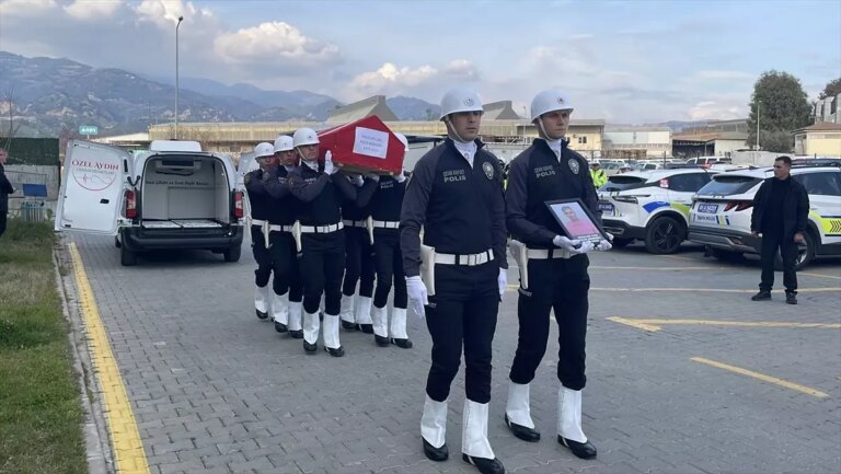 aydinda-kalp-kriziyle-hayatini-kaybeden-polis-memuruna-toren-GOChpAyW.jpg