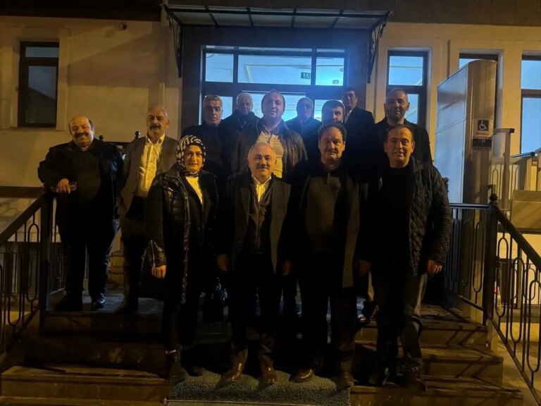 baskan-esen-muhtarlarla-bulustu-vF7WlZ3B.jpg
