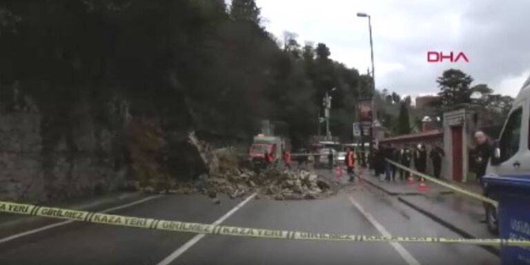 istanbulda-istinat-duvari-coktu-cadde-trafige-kapatildi-wfaQzS1O.jpg