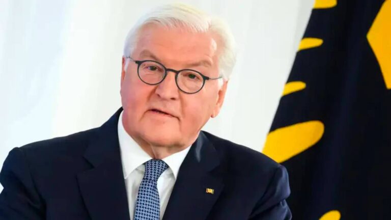 steinmeierden-trump-hukumetine-sert-elestiri-F81UAEVV.jpg