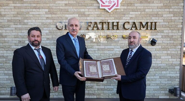 tbmm-baskani-kurtulmus-nagoyada-turk-vatandaslariyla-bir-araya-geldi-DhCz87Dv.jpg