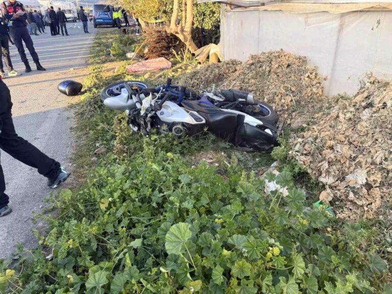 antalyada-motosiklet-kazasi-iki-olum-wUkNszRG.jpg