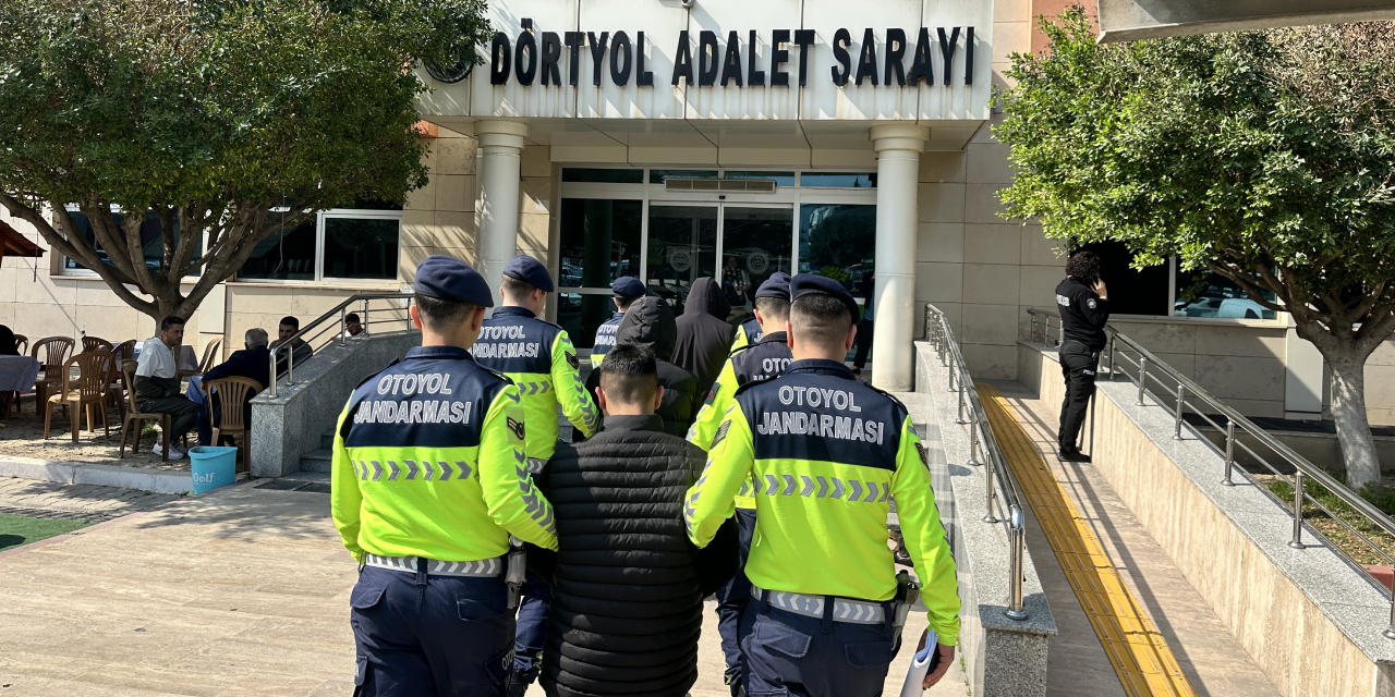 otoyolda-motosikletli-yaris-pahaliya-patladi-EXMNBbn1.jpg