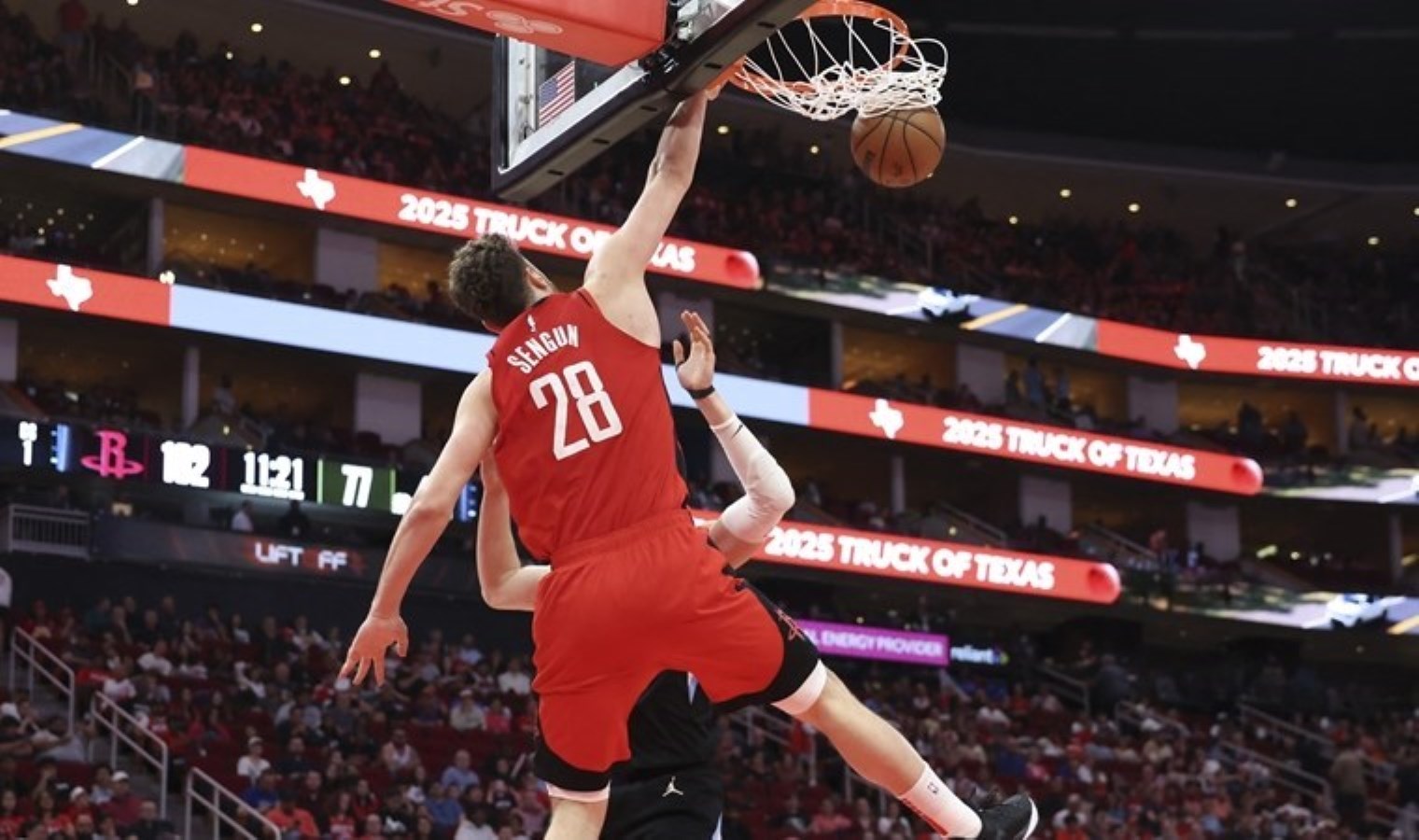alperen-sengun-double-double-yapti-houston-rockets-play-off-biletini-kapti-LNMj3jgg.jpg