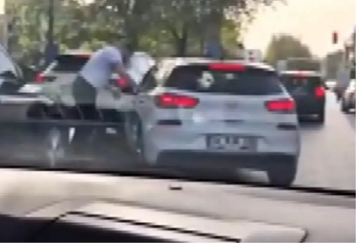 atasehirde-trafik-kavgasi-NgwZwxfd.jpg