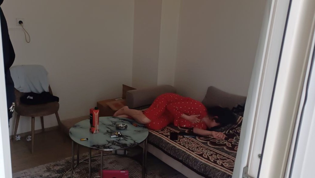 birlikte-yasadigi-kadina-dehseti-yasatti-avymyNXL.jpg