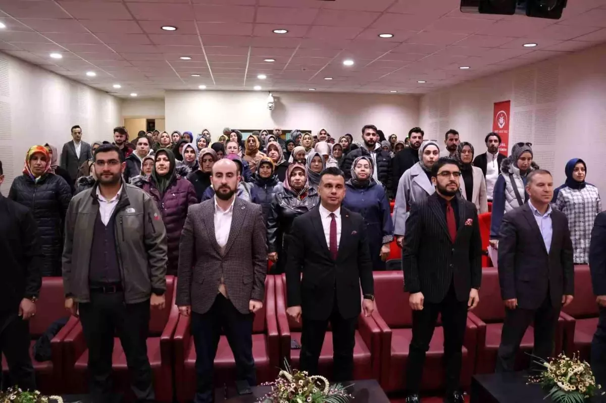 erzurumda-aile-degerleri-dijital-dunyada-ele-alindi-HZmbEgRh.jpg