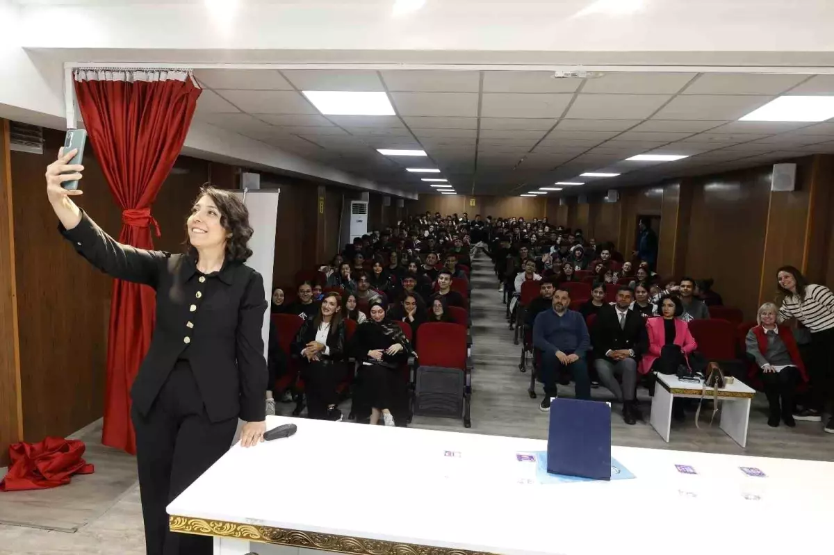 gibtu-bilim-soylesileri-programi-basladi-8k7hKTEq.jpg