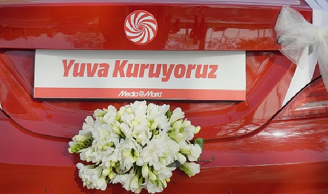 mediamarkt-turkiyenin-gelin-arabasi-buyuk-ilgi-gordu-gPB13Ckw.jpg