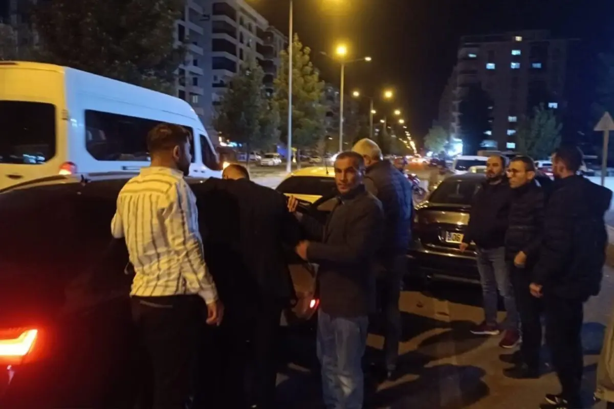 midyatta-kaza-ak-parti-ilce-baskani-yaralandi-ClLqcqUh.jpg