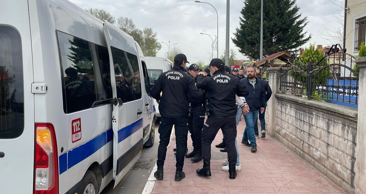 tekel-bayi-kavgasina-karisan-19-supheli-adliyeye-sevk-edildi-wdphhNzV.jpg
