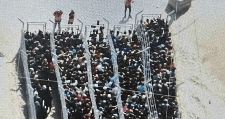 dunya-dunden-beri-bu-fotografi-konusuyor-s3gVbutU.jpg