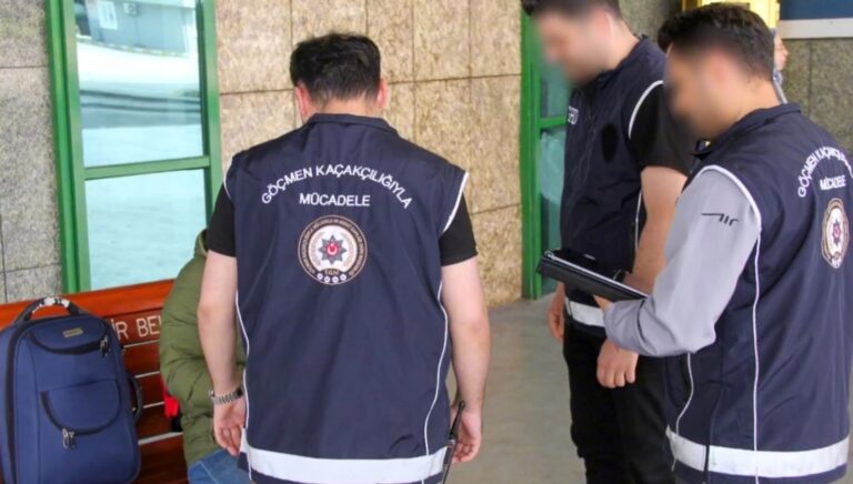 edirne-ve-kirklarelinde-25-duzensiz-gocmen-yakalandi-q2sOMTFR.jpg