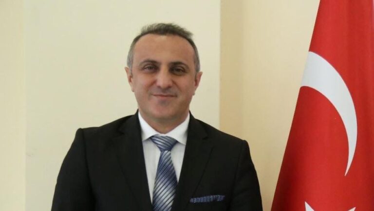 gumushane-universitesi-rektoru-kim-prof-dr-oktay-yildiz-ile-ilgili-bilgiler-BfEOWOyJ.jpg