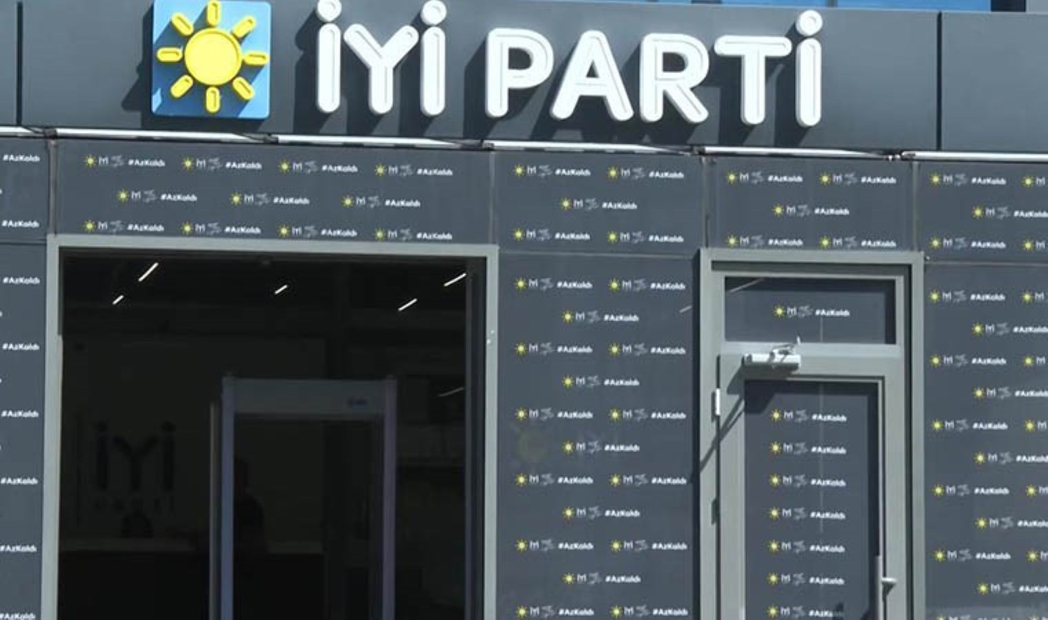 iyi-partiden-chp-genel-baskani-ozele-saldiriya-tepki-telef-etme-tehditlerinin-sonucu-5THxtVJE.jpg