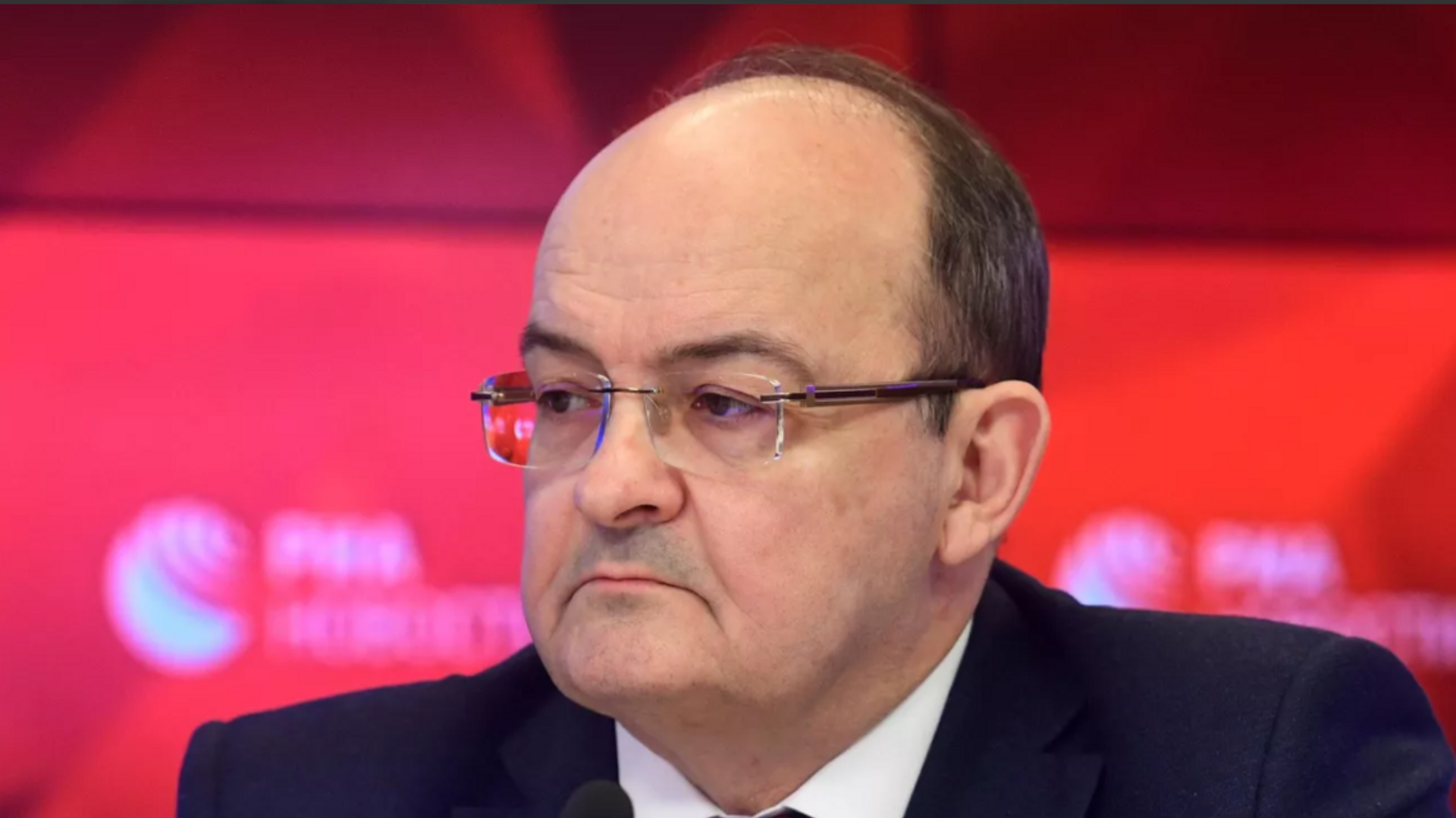 rus-bilimci-insanlar-zekalarini-gelistirmektense-vucut-gelistirmeye-daha-istekli-gC3k64hH.png