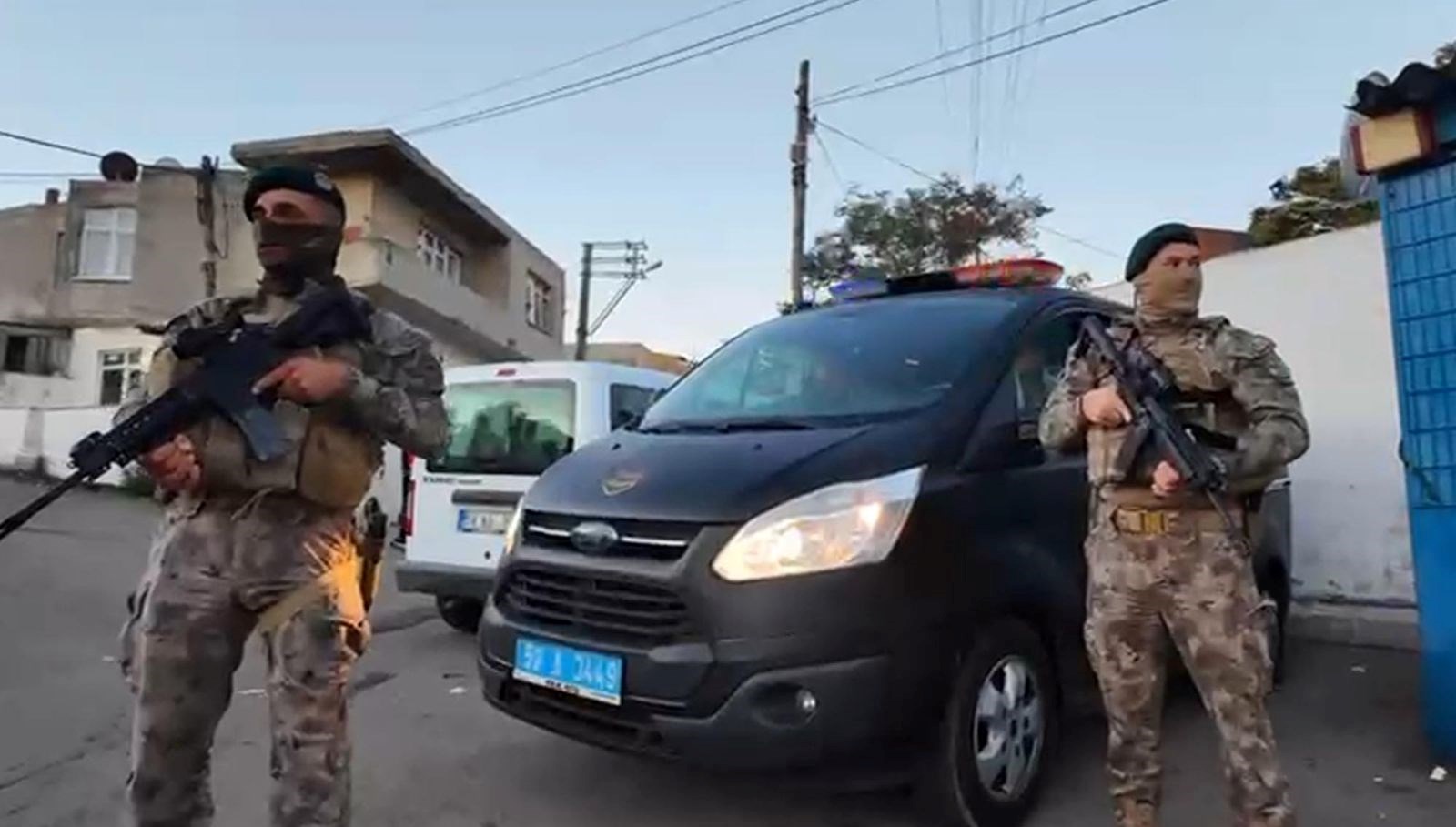 gunaydin operasyonunda 26 gozalti MeGisK42