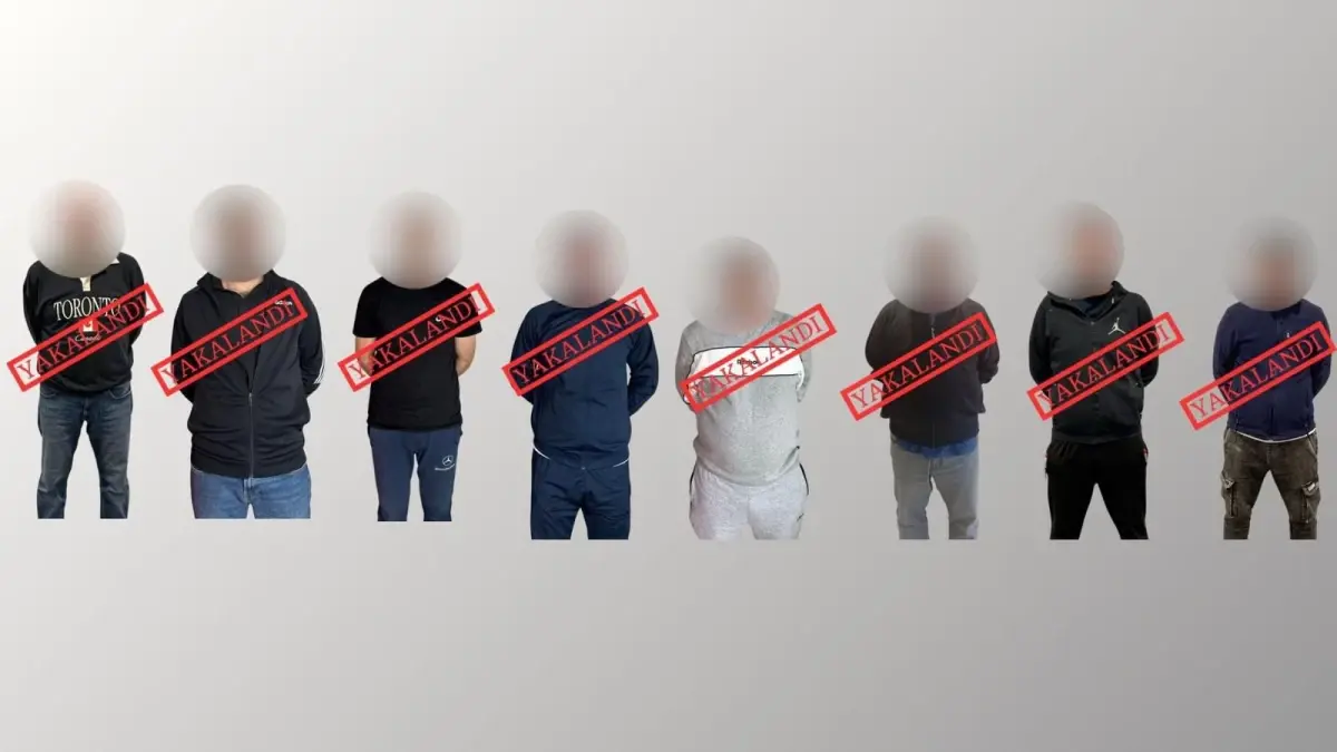 bakan yerlikaya duyurdu kirmizi bultenle aranan 6 suclu turkiyeye getirildi phKiq2OD