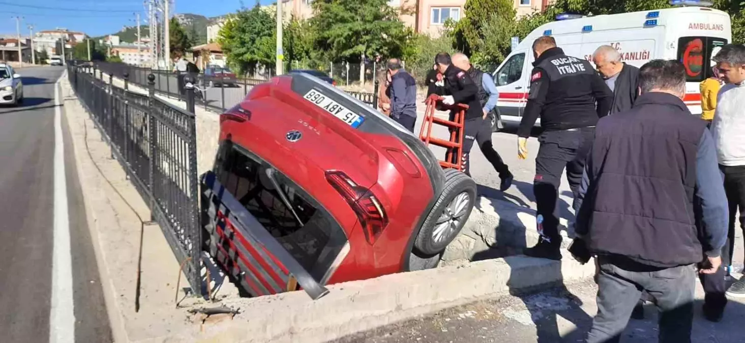 burdurda otomobil kanalina dustu 1 yarali GkZ13AGy.jpg