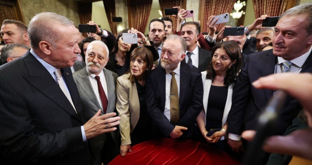 DEM Partisi’nden AKP’ye Sert Eleştiriler: Hareketsiz ve Çelişkili Tutum**