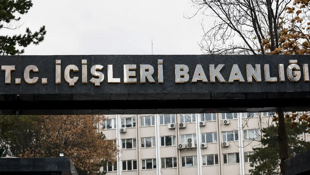 Icisleri bakanligi duyurdu aranan 65 suclu turkiyeye iade edildi bF9Vyges